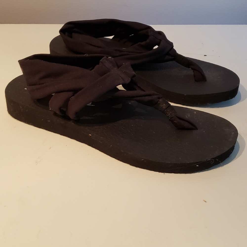 Sketchers Womens sandals